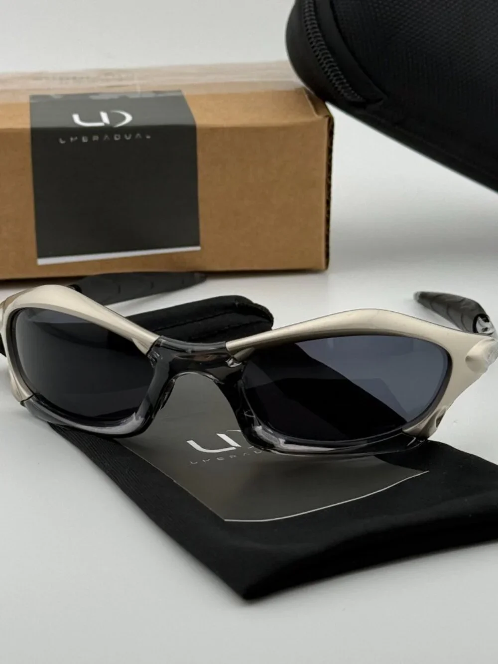 UmbraDual Nova Metal Frame Sunglasses Silver Metal Black Mirror Polarized Lenses
